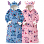 Duo de plaids chauffants à capuche Stitch bleu et Angel rose, vus de face